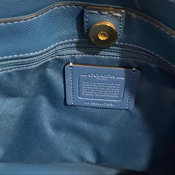 Coach Town Tote in Signature Canvas - Picture 7 of 9